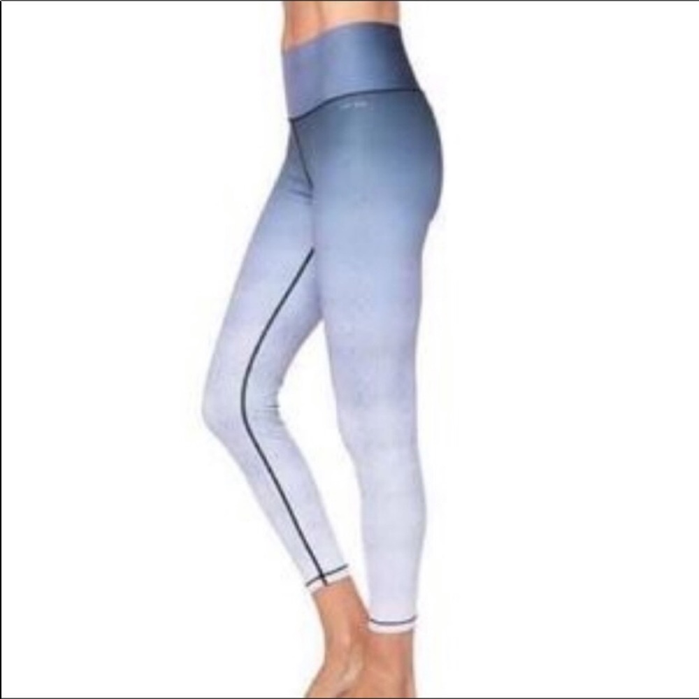 AR-33 Alpha High Waist Ombré Geometric Leggings